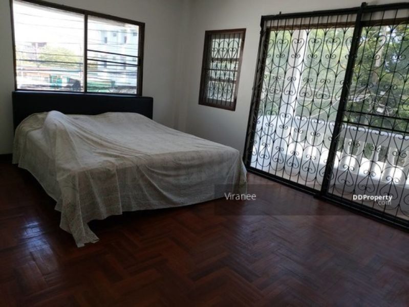 <? echo $keyword ; ?>