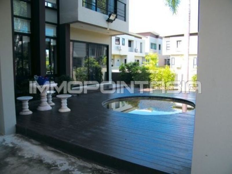 <? echo $keyword ; ?>